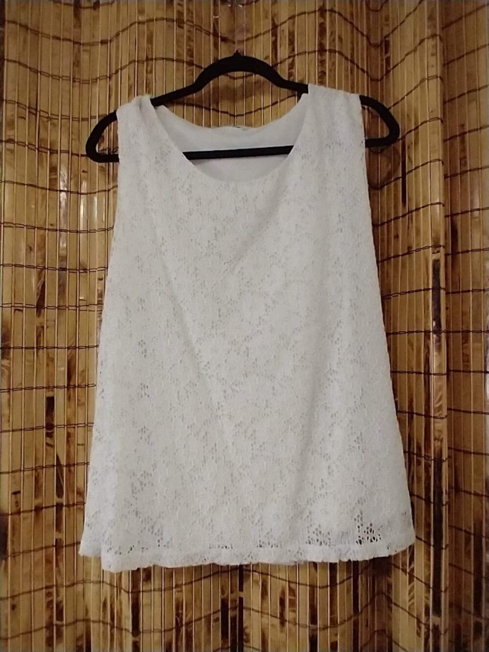 White Sleeveless Lace Tunic Top / Overlay Blouse